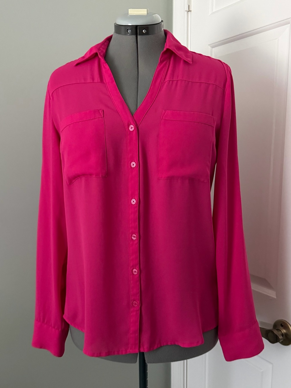 Express Portofino Button-Front Shirt in Hot Pink M